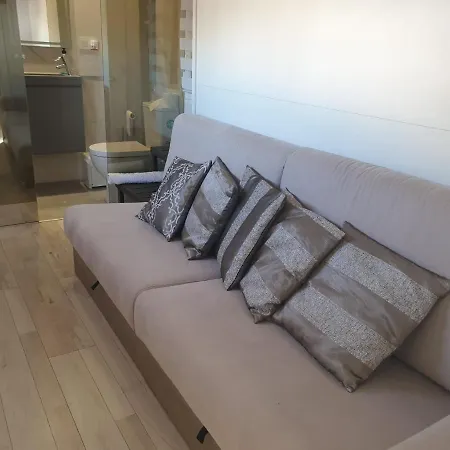 Atico Con Terraza Y Jacuzzi En El Centro Apartmán