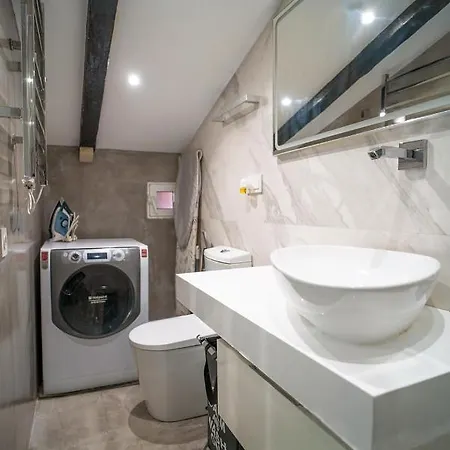 Atico Con Terraza Y Jacuzzi En El Centro Apartmán Valencie