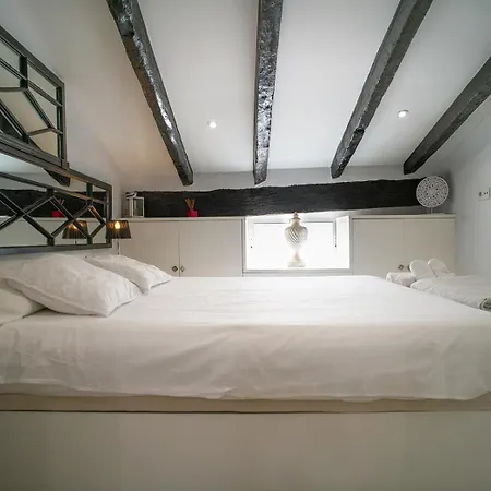 Atico Con Terraza Y Jacuzzi En El Centro Apartmán Valencie